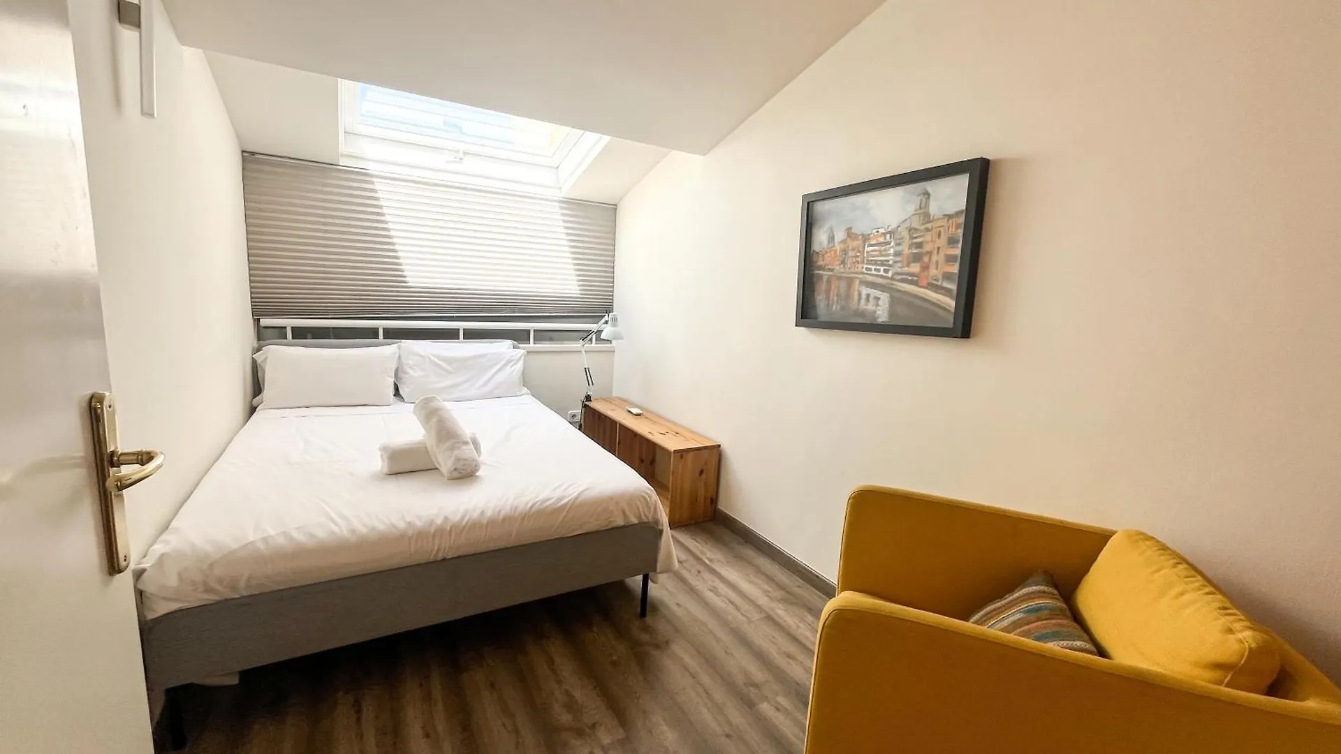 Sleep & Stay Luxury Top Floor Apt With Terrace Girona
