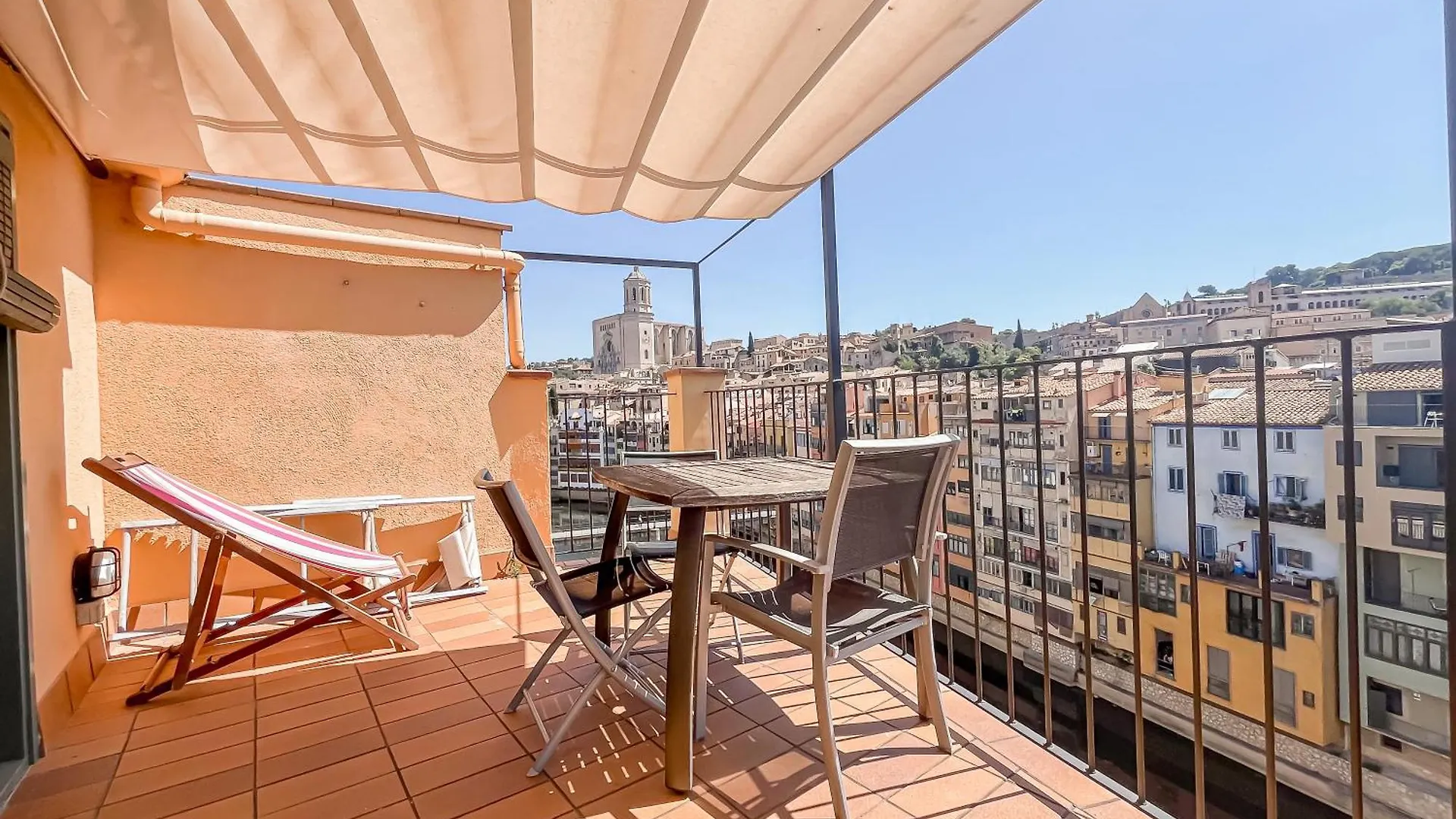 Sleep & Stay Luxury Top Floor Apt With Terrace Girona