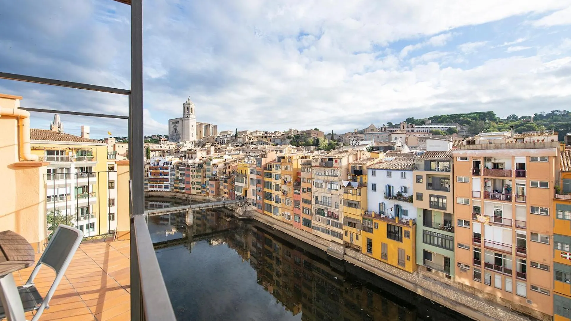 Sleep & Stay Luxury Top Floor Apt With Terrace Girona Apartment